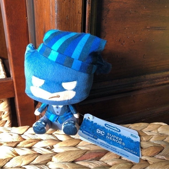 Funko DC Super Heroes Holiday Batman Plushie (Hanukkah Edition) - Picture 1 of 3